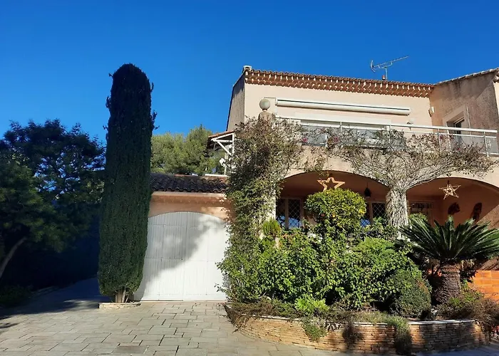 & Calanques * 卡西斯