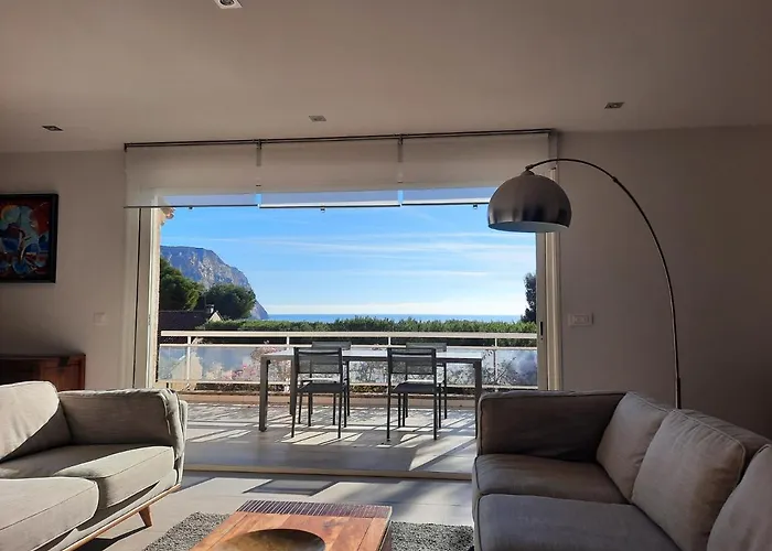 & Calanques 卡西斯