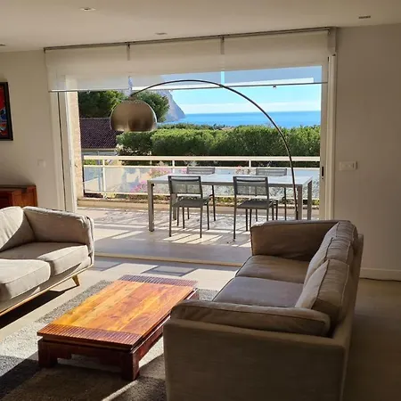 & Calanques شقة *